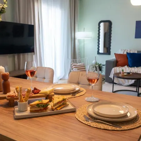 Egnatia Penthouse شقة