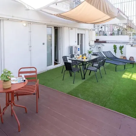 Egnatia Penthouse شقة *