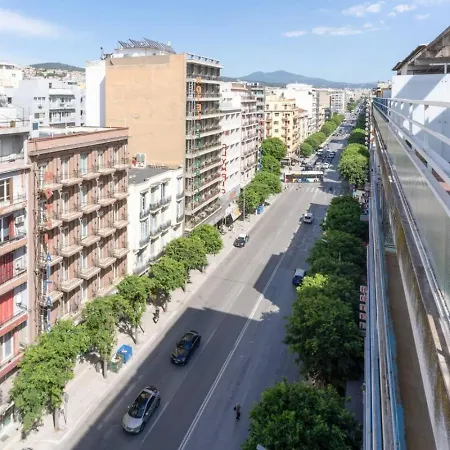 Egnatia Penthouse شقة *