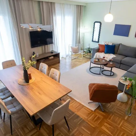 Egnatia Penthouse شقة *